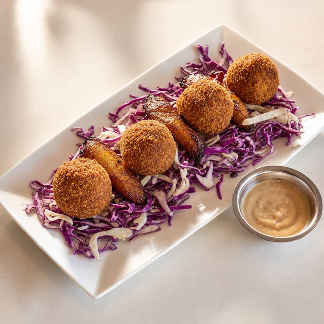 Oxtail Mac & Cheese Bites.
