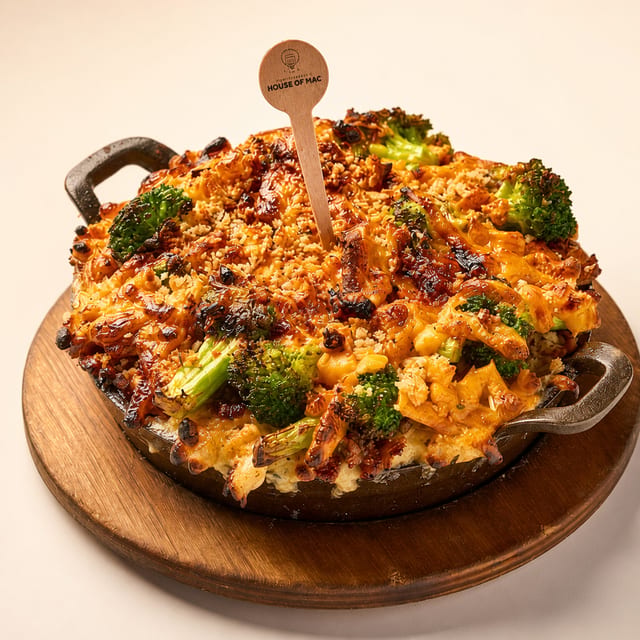 Vegan Beef & Broccoli Mac & Cheese (Aisha's Plant Based Eatery).